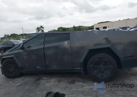 2024 Tesla Cybertruck All-Wheel Drive z USA, uszkodzony, nr VIN 7G2CEHED4RA000603